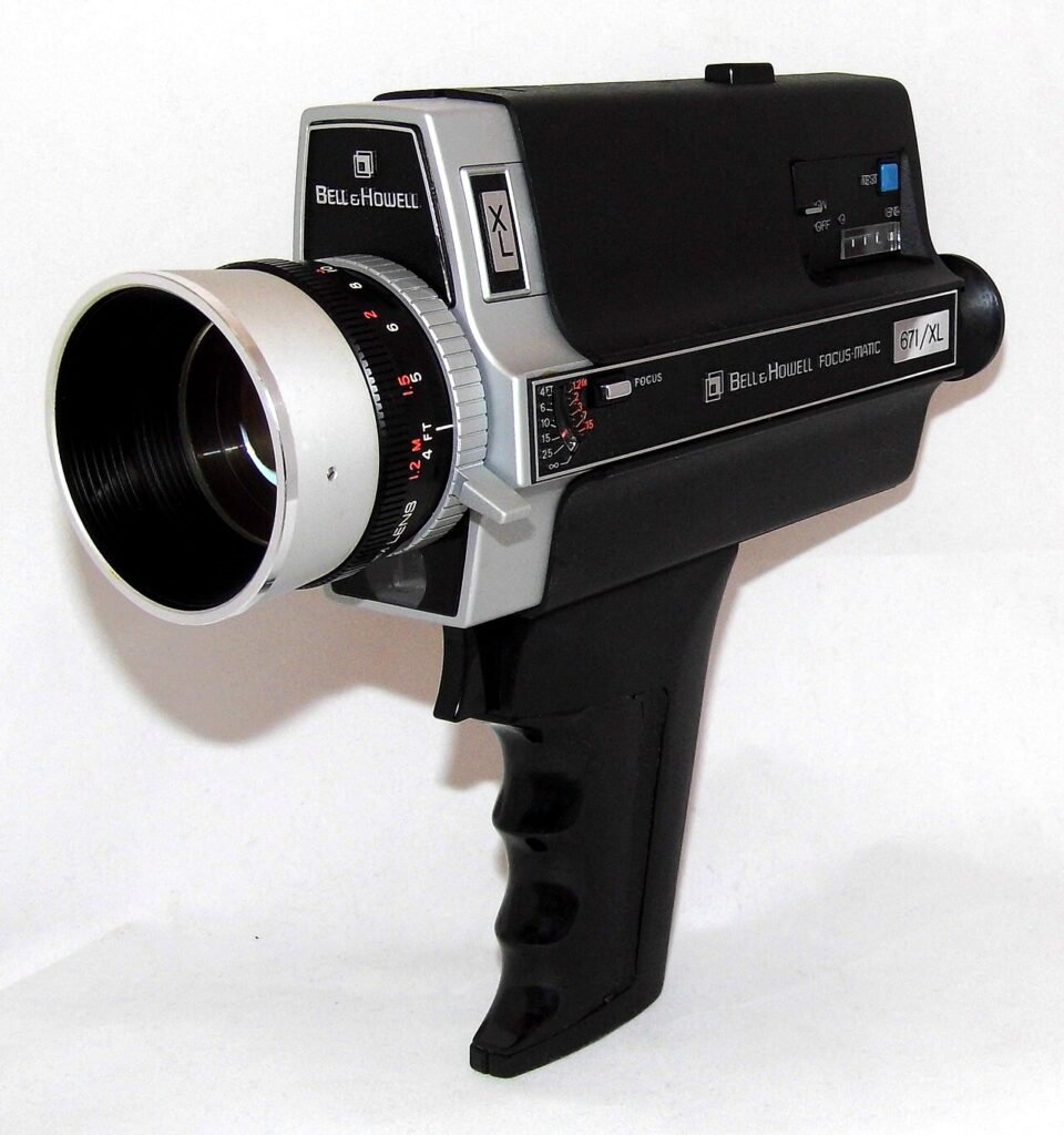 Vintage Bell & Howell Focus-Matic 671 XL Super 8 Zoom Movie Camera, Made In Japan, Circa 1973 (27938881080)