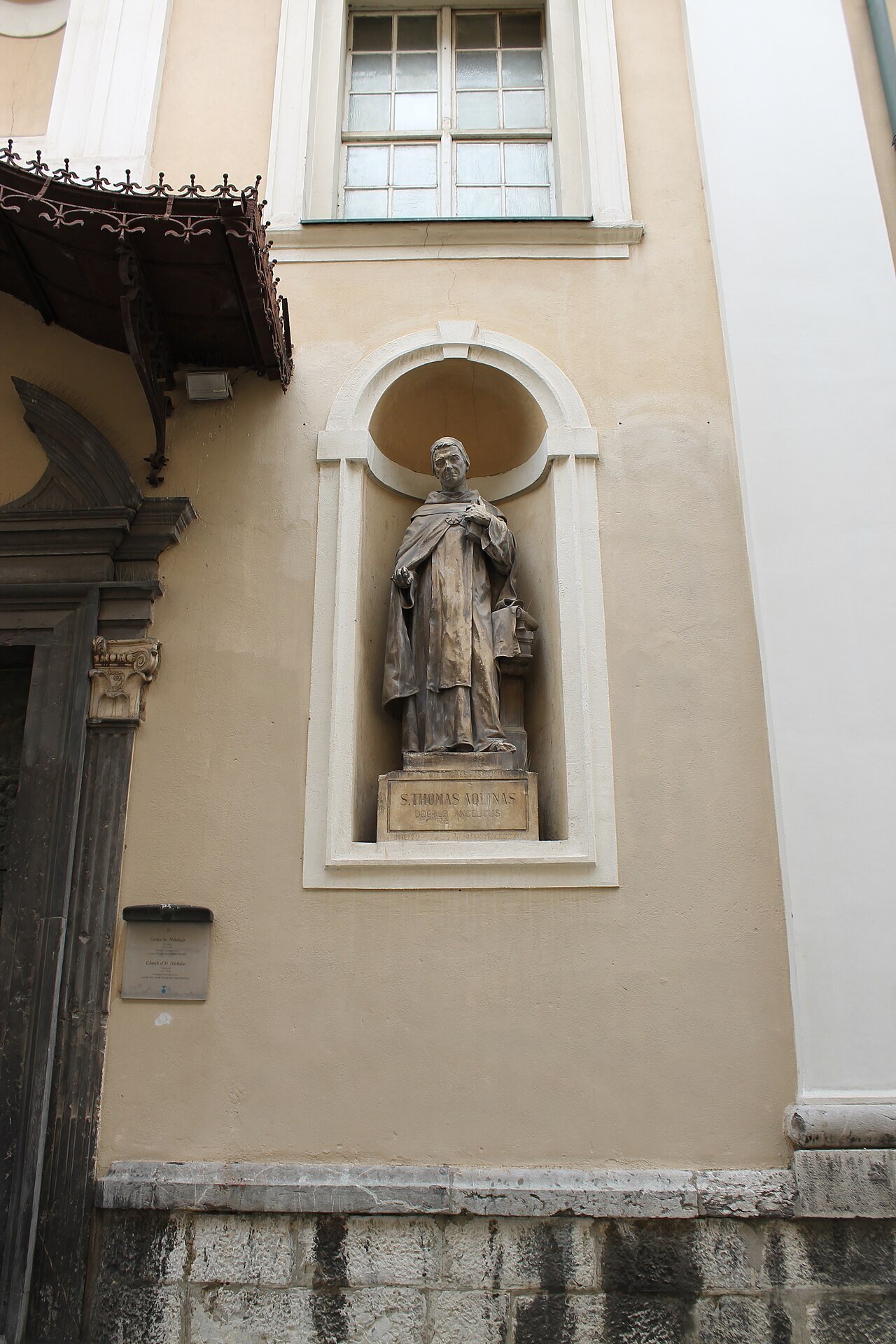 Statue of Thomas Aquinas, whose account of human dignity and personhood the new paper builds on