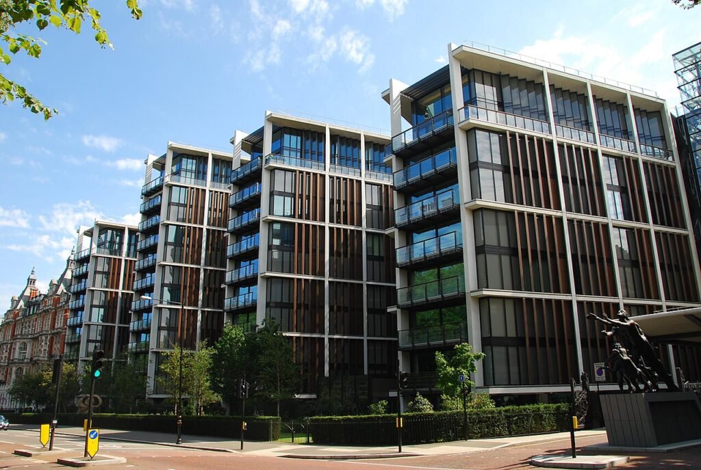 Luxury high-rise apartments overlooking Hyde Park in London, the setting explored in is The Heights by Ian Rankin worth reading